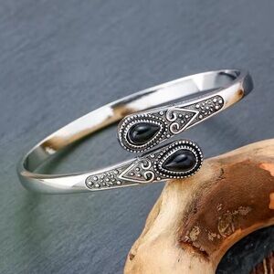 Silver Black Stone Cuff Bracelet Vintage Style